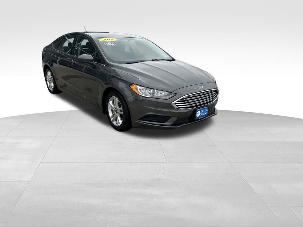 Used 2018 Ford Fusion SE w/ Fusion SE Technology Package image 11