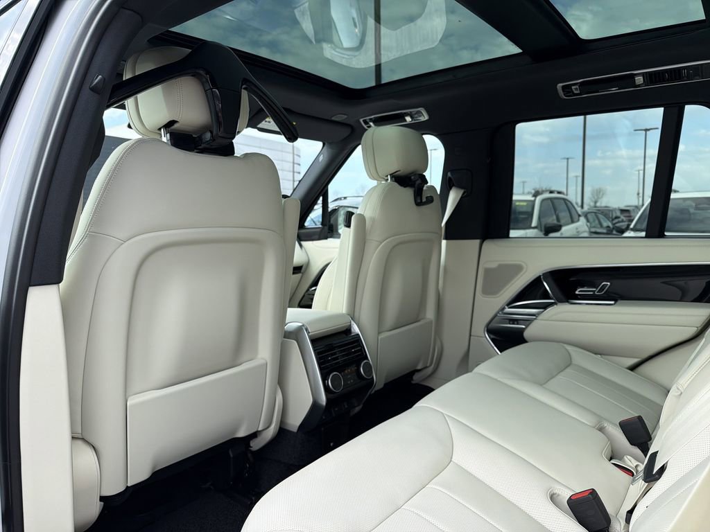 New 2026 Land Rover Range Rover SE image 11