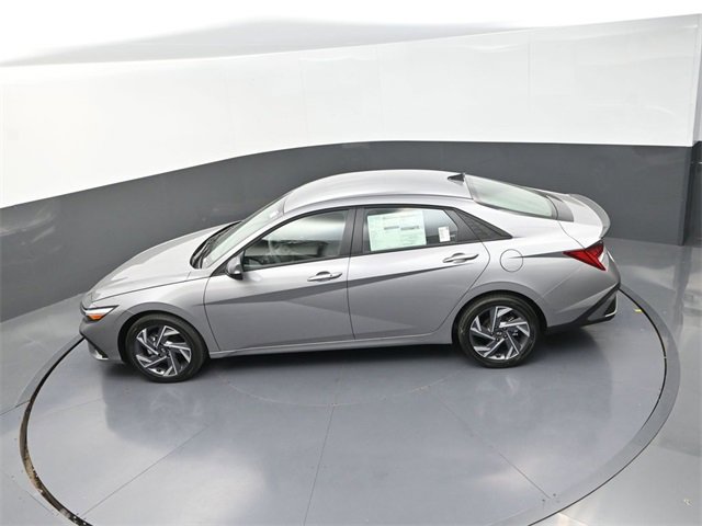 New 2025 Hyundai Elantra SEL image 25