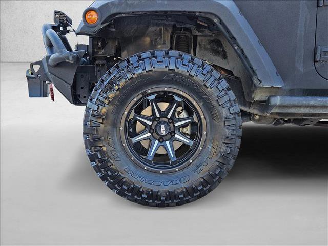 Used 2015 Jeep Wrangler Unlimited Sport w/ Connectivity Group AWD/4WD image 22