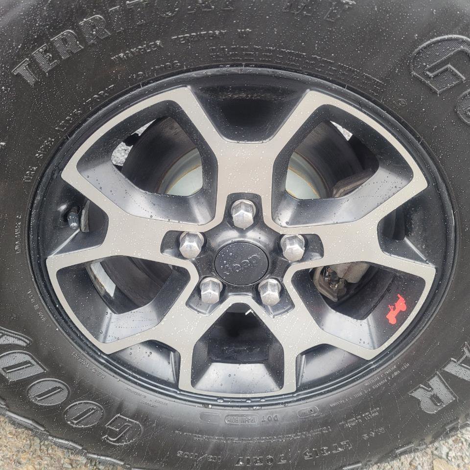 Used 2018 Jeep Wrangler Unlimited Rubicon w/ Dual Top Group image 41