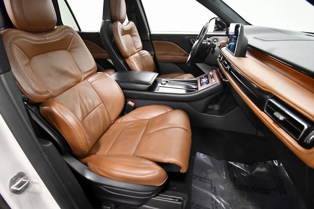 Used 2020 Lincoln Aviator Reserve w/ Equipment Group 202A image 21