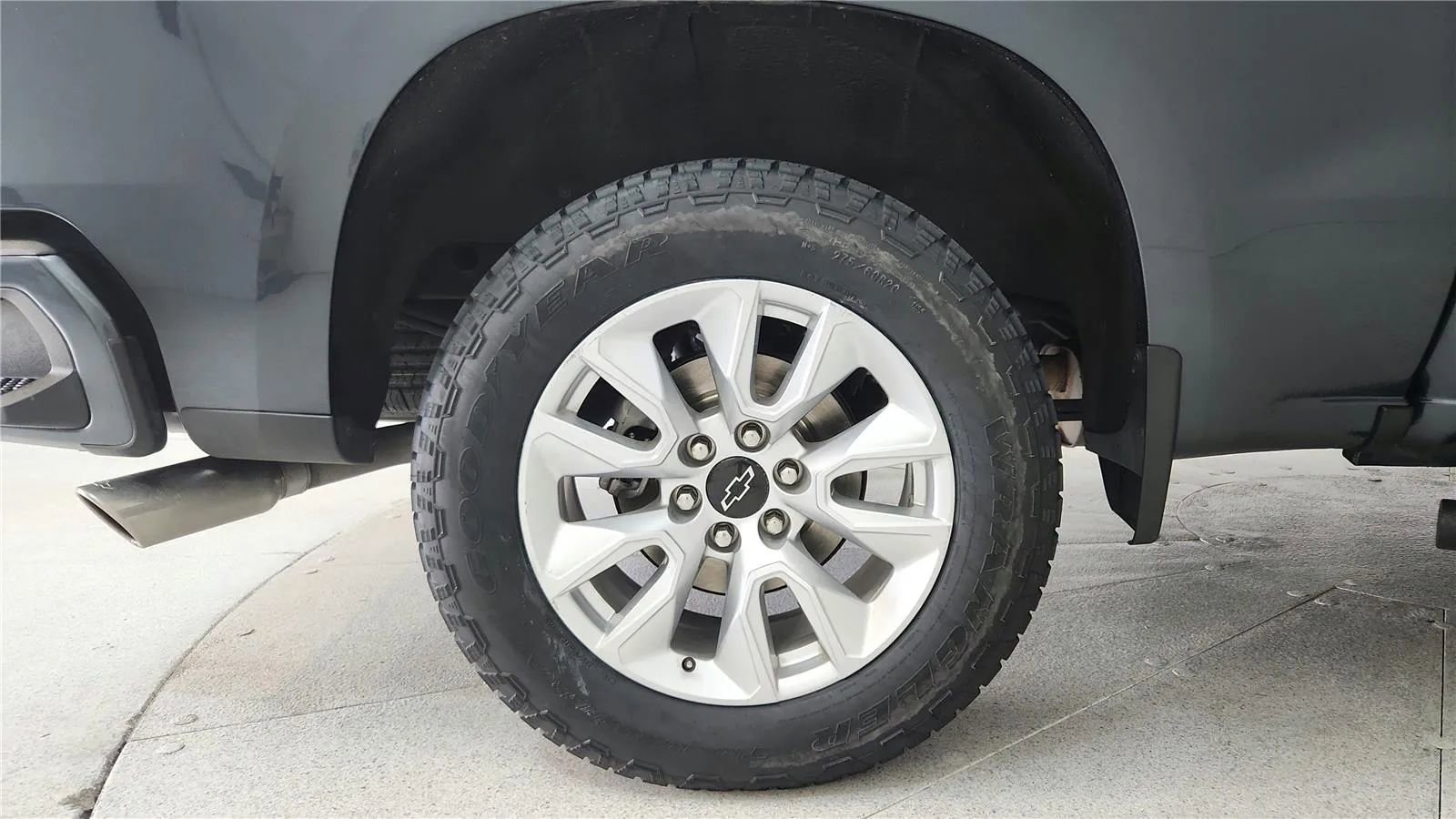 Used 2019 Chevrolet Silverado 1500 Custom w/ Custom Value Package AWD/4WD image 42