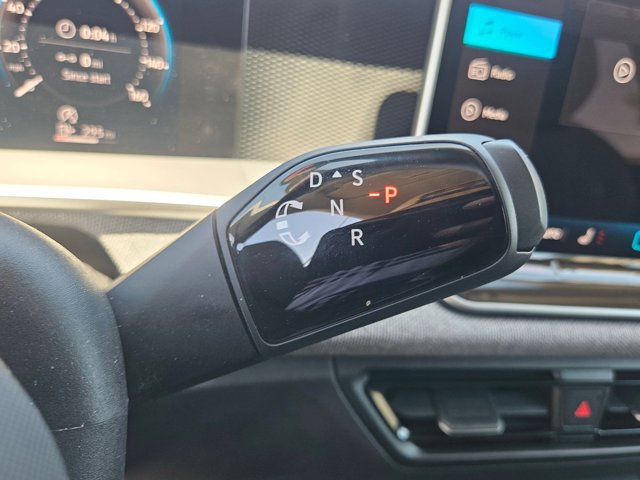 Certified 2025 Volkswagen Tiguan S FWD image 12