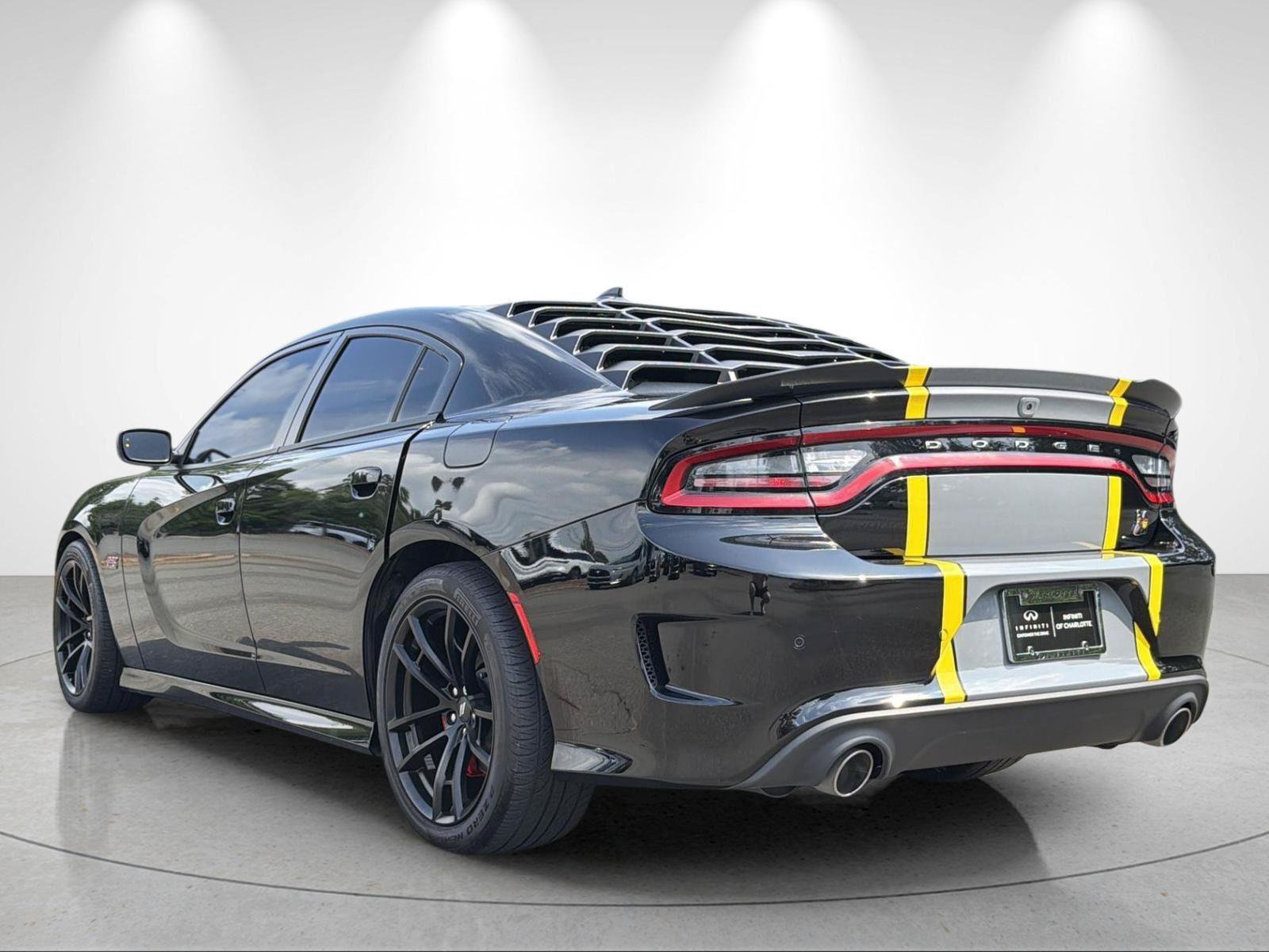 Used 2022 Dodge Charger Scat Pack w/ Dynamics Package RWD image 3