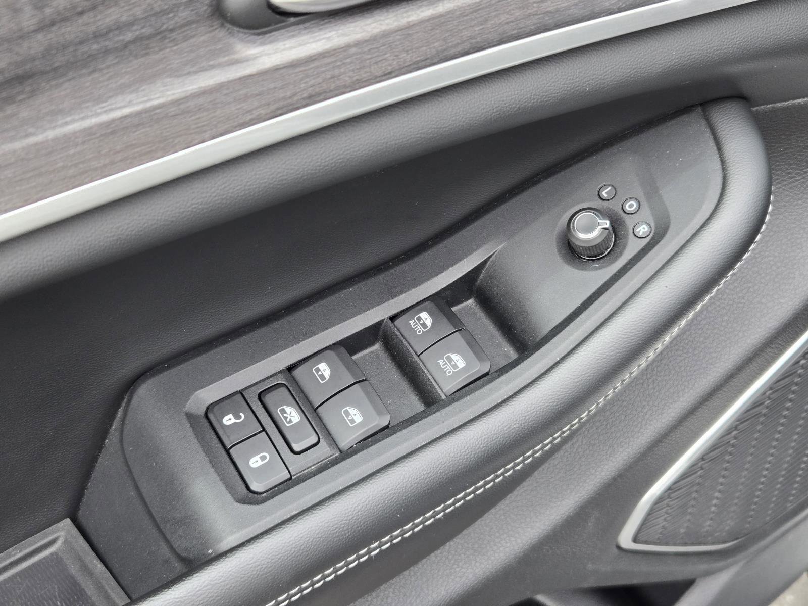 Certified 2022 Jeep Grand Cherokee L Limited RWD image 21