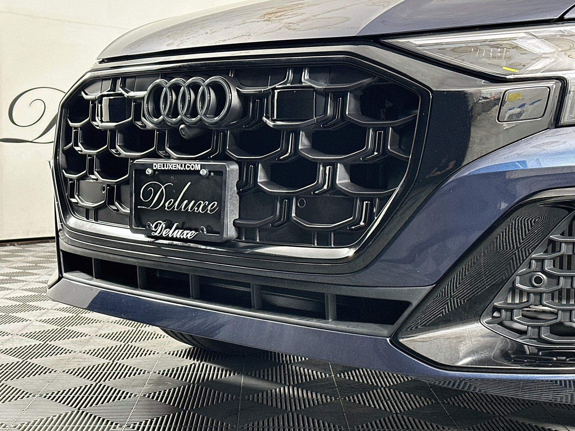 Used 2025 Audi SQ8 Prestige AWD/4WD image 33
