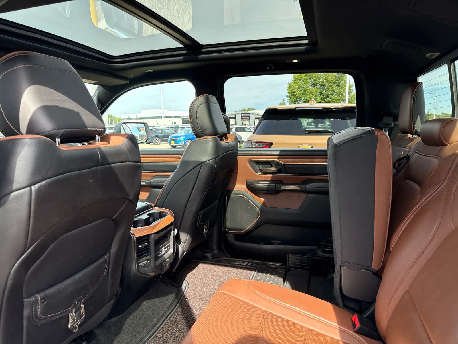 Used 2024 RAM 1500 Limited AWD/4WD image 5