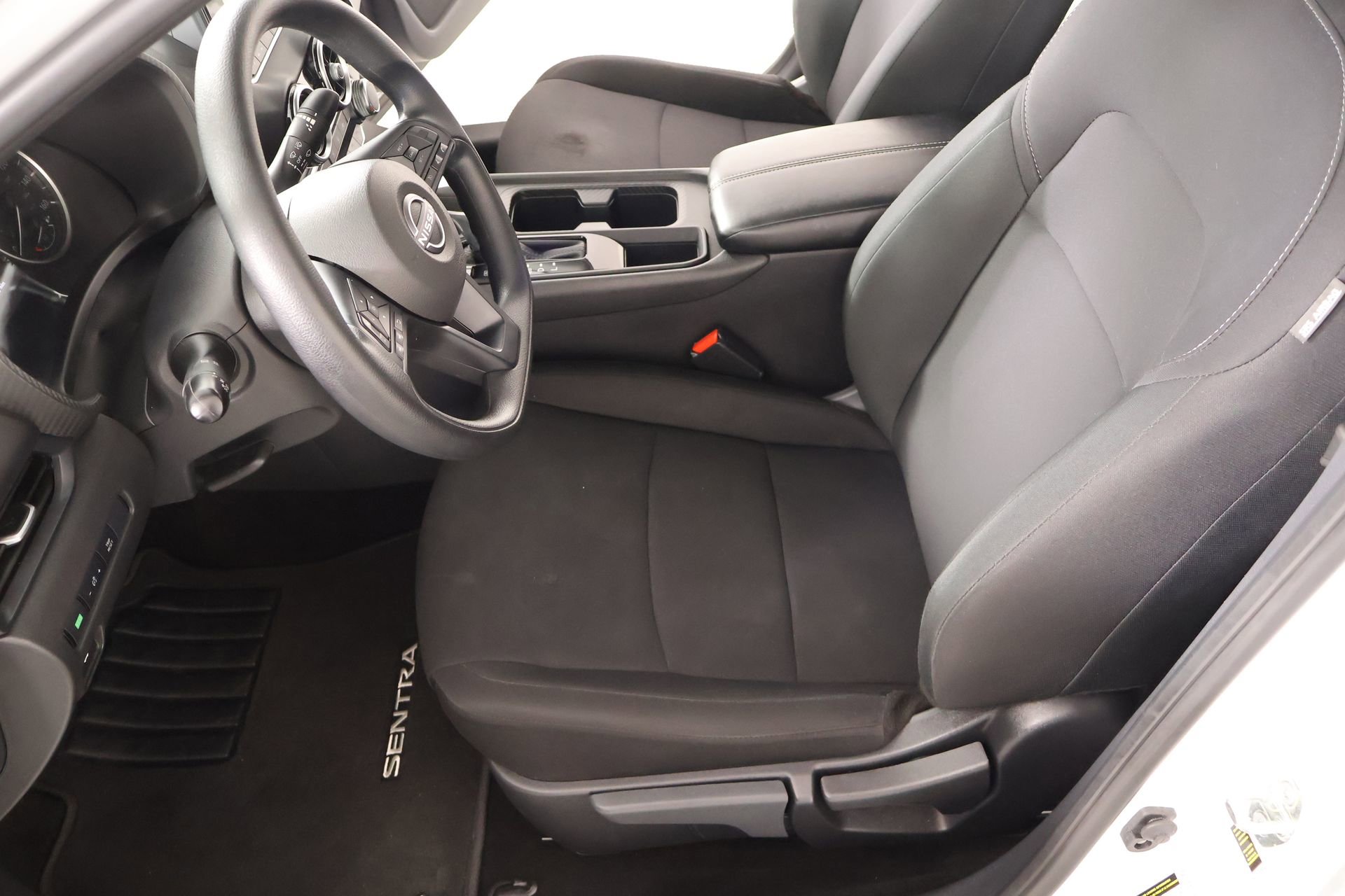 Used 2025 Nissan Sentra S image 10