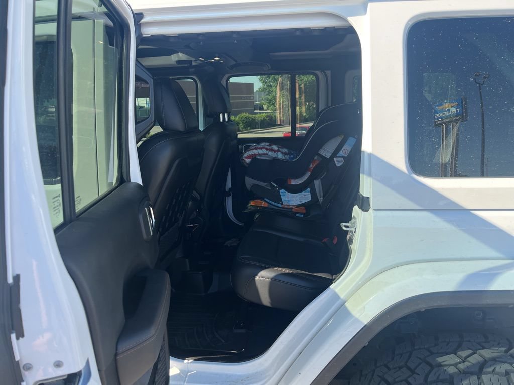 Used 2022 Jeep Wrangler Unlimited Rubicon w/ Trailer Tow Package AWD/4WD image 10