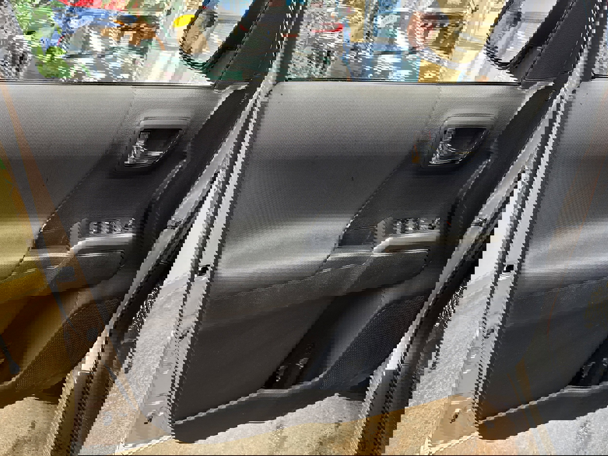 Used 2022 Toyota Tacoma TRD Off-Road AWD/4WD image 24