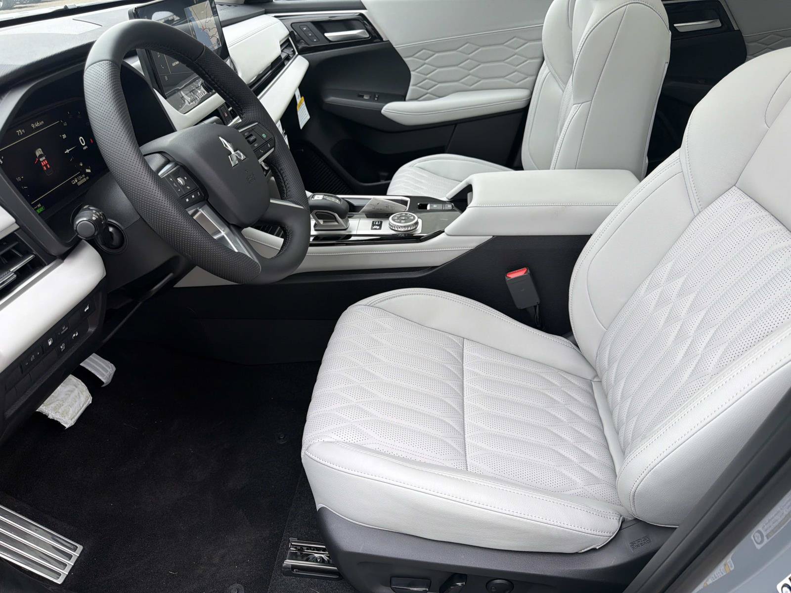 New 2026 Mitsubishi Outlander SEL AWD/4WD image 15