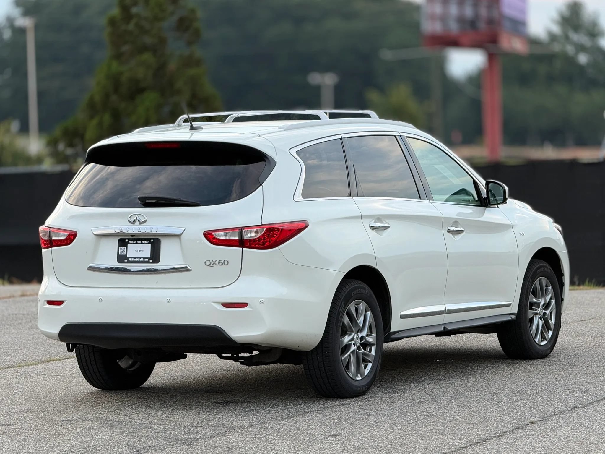 Used 2015 INFINITI QX60 Luxe w/ Premium Plus Package AWD/4WD image 8