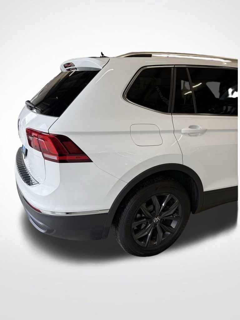 Used 2024 Volkswagen Tiguan SE image 67