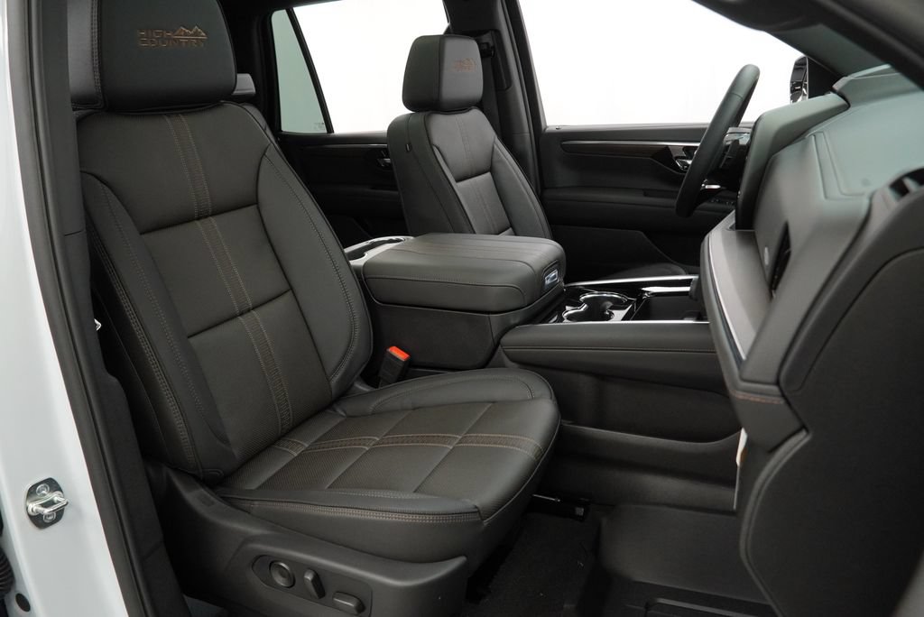 New 2026 Chevrolet Tahoe High Country w/ Sun And Tow Package AWD/4WD image 31
