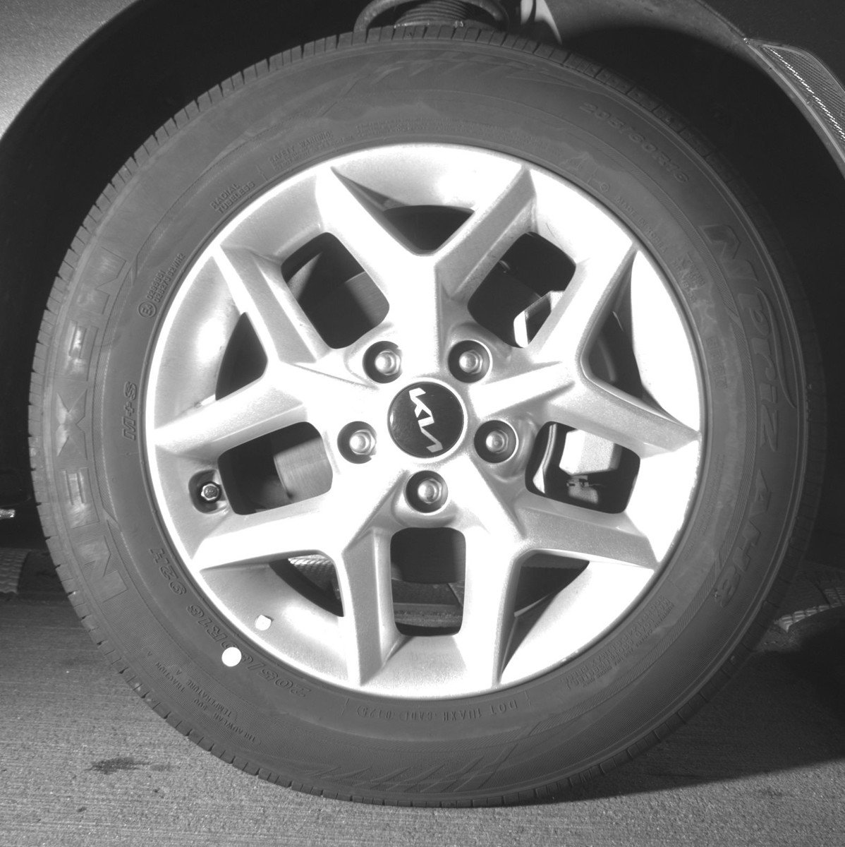 Used 2025 Kia Soul LX w/ LX Technology Package FWD image 13