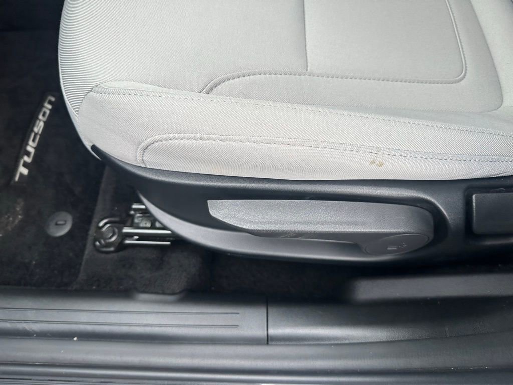 Used 2025 Hyundai Tucson SE image 13