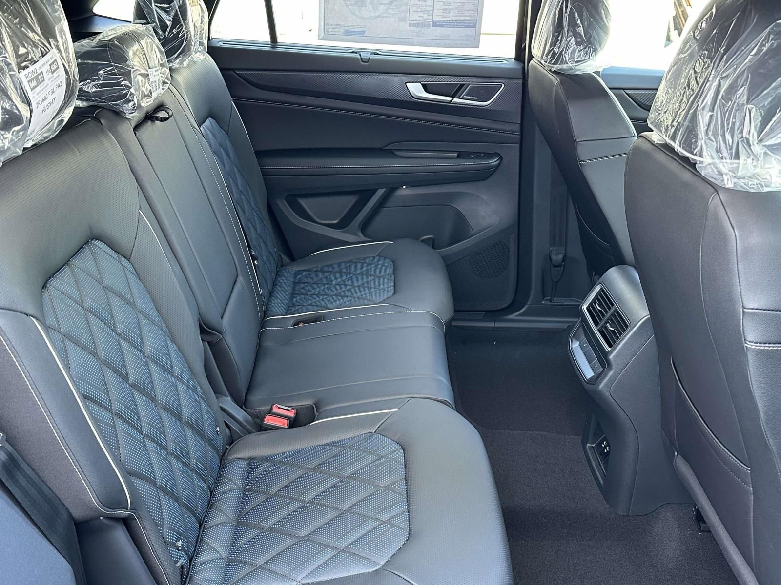 New 2026 Volkswagen Atlas Cross Sport SEL Premium R-Line image 15