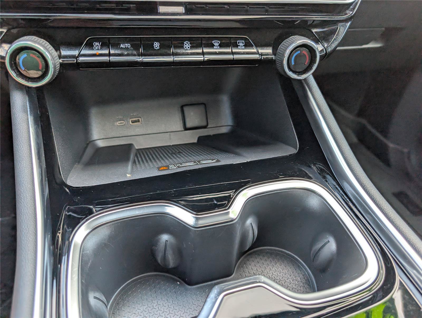Used 2024 Chevrolet Traverse RS w/ LPO, Floor Liner Package AWD/4WD image 29