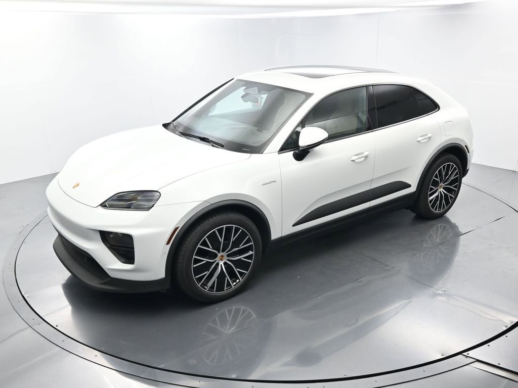 Certified 2025 Porsche Macan Electric image 33