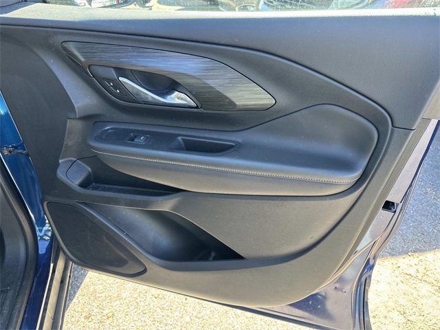 Used 2022 GMC Terrain SLE w/ Elevation Edition image 17