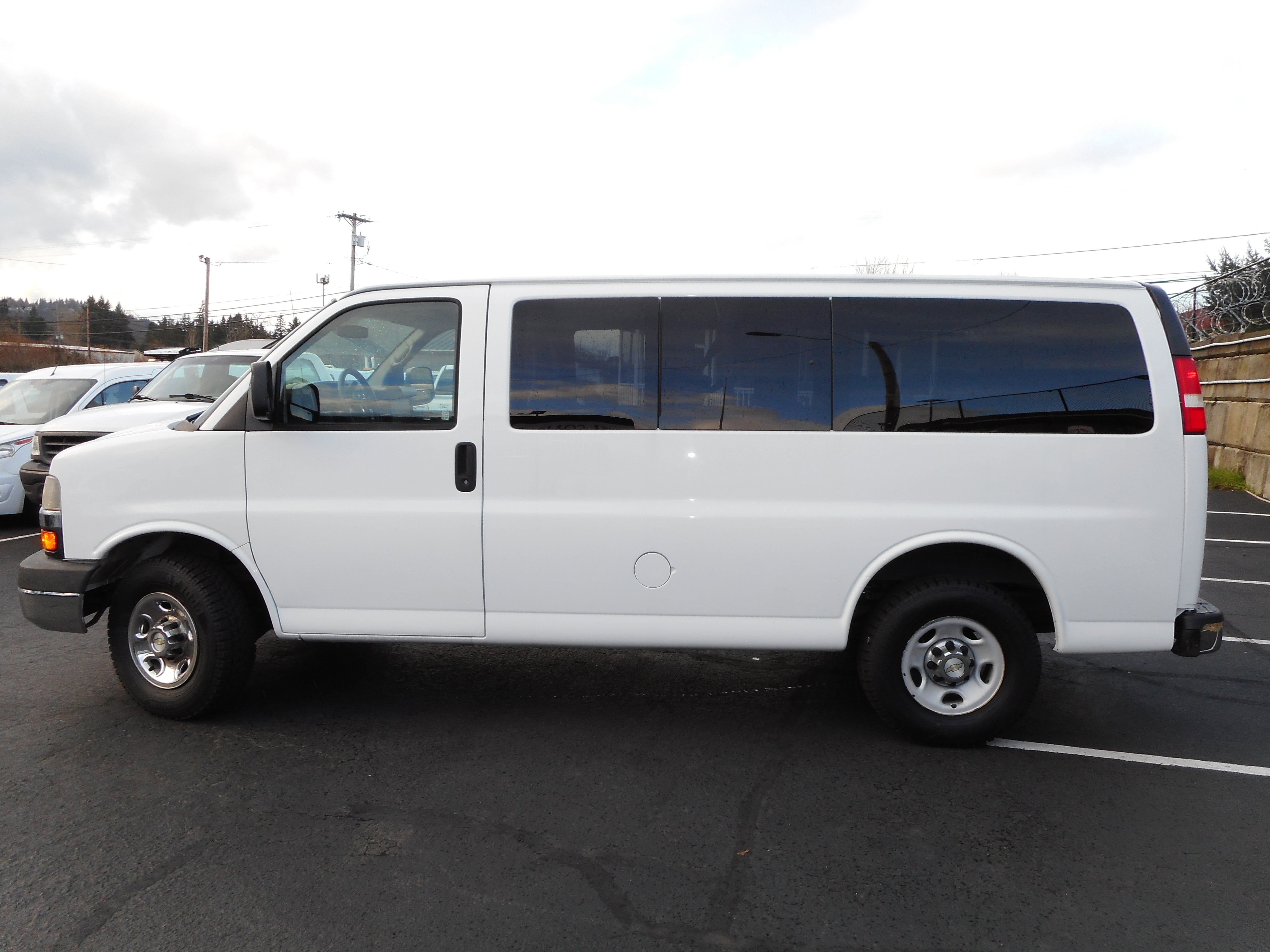 Used 2011 Chevrolet Express 3500 LT w/ LT Preferred Equipment Group image 2
