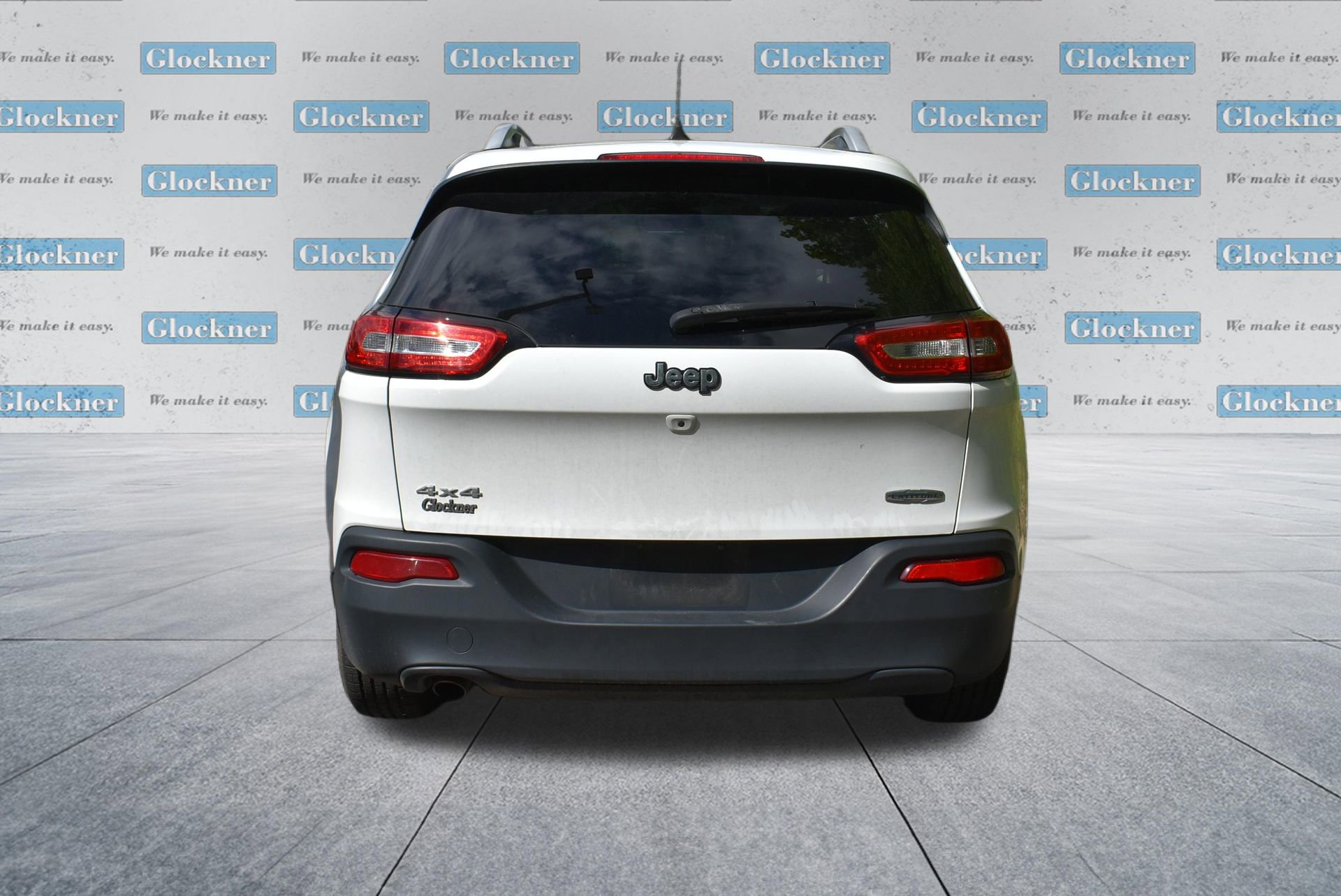 Used 2018 Jeep Cherokee Latitude Plus w/ Cold Weather Group AWD/4WD image 7