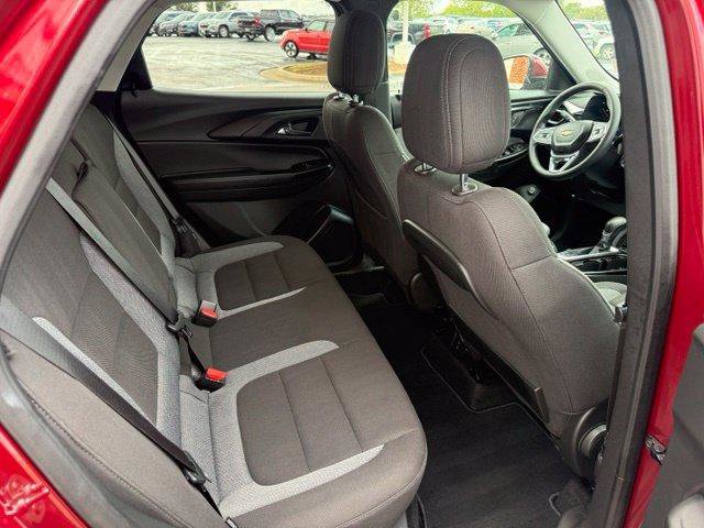 Used 2025 Chevrolet TrailBlazer LT w/ Convenience Package FWD image 4