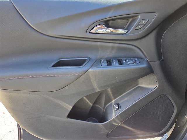 Certified 2022 Chevrolet Equinox RS w/ Infotainment Package image 30
