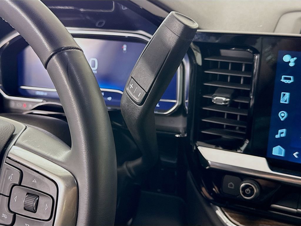 Used 2024 Chevrolet Silverado 1500 LT w/ Z71 Off-Road Package image 18