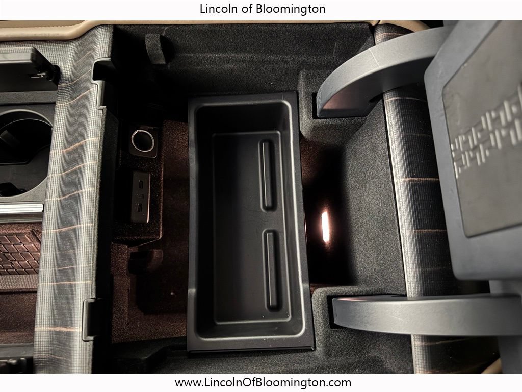 Certified 2025 Lincoln Navigator Black Label AWD/4WD image 37