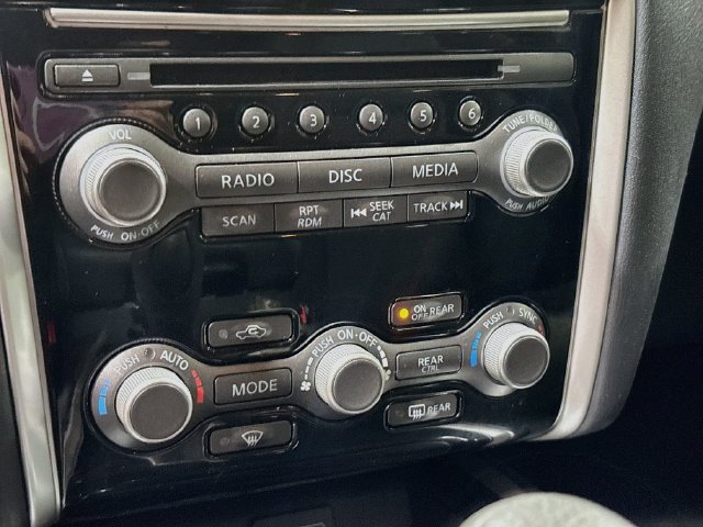 Used 2020 Nissan Pathfinder S AWD/4WD image 16