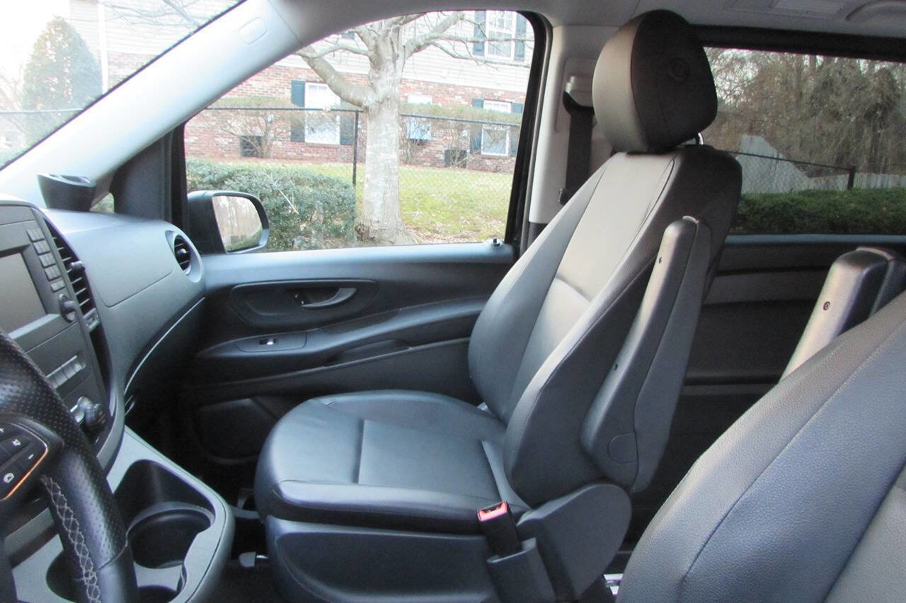 Used 2018 Mercedes-Benz Metris Passenger image 22