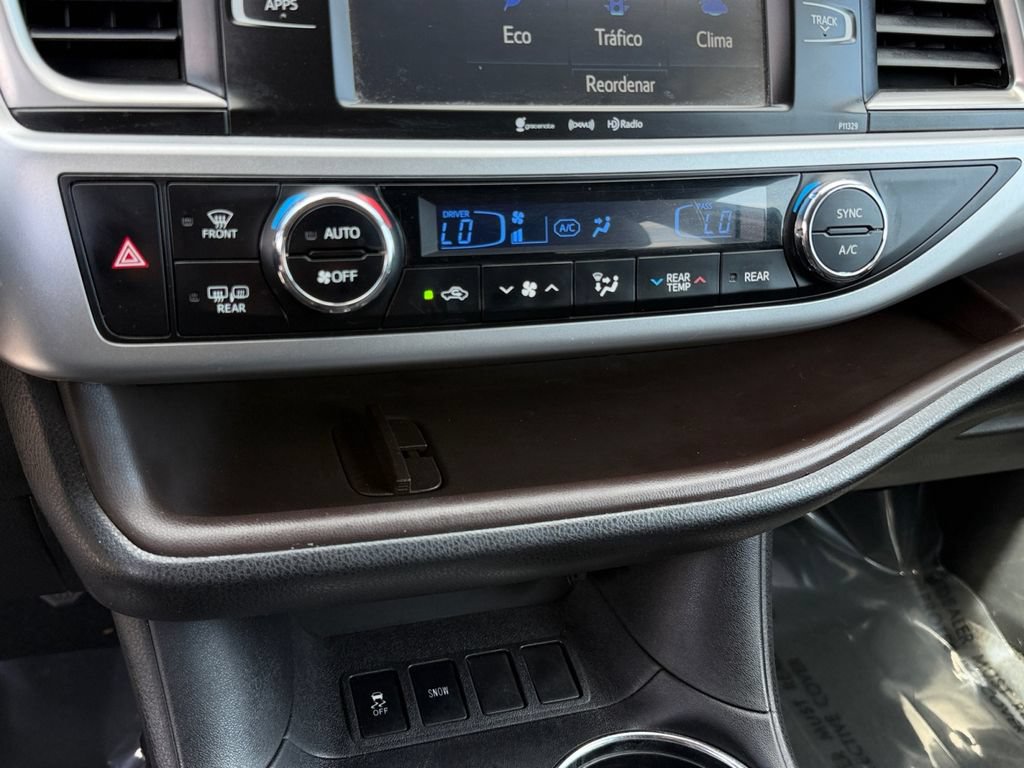Used 2017 Toyota Highlander Plus FWD image 23