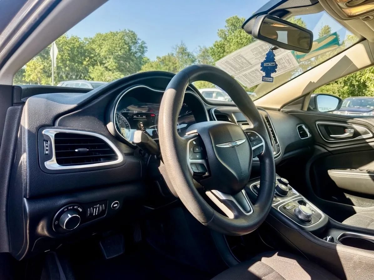 Used 2016 Chrysler 200 Limited FWD image 12