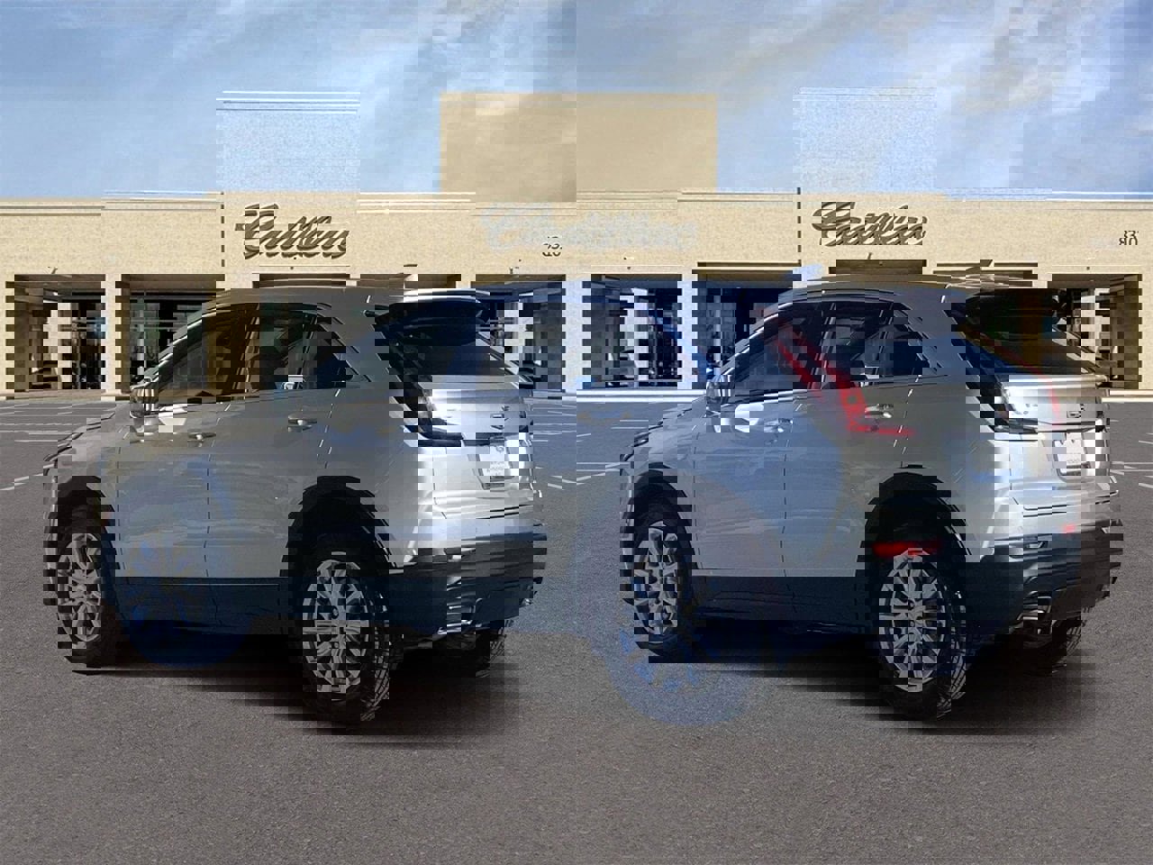 Used 2021 Cadillac XT4 Luxury w/ Cold Weather Package image 8