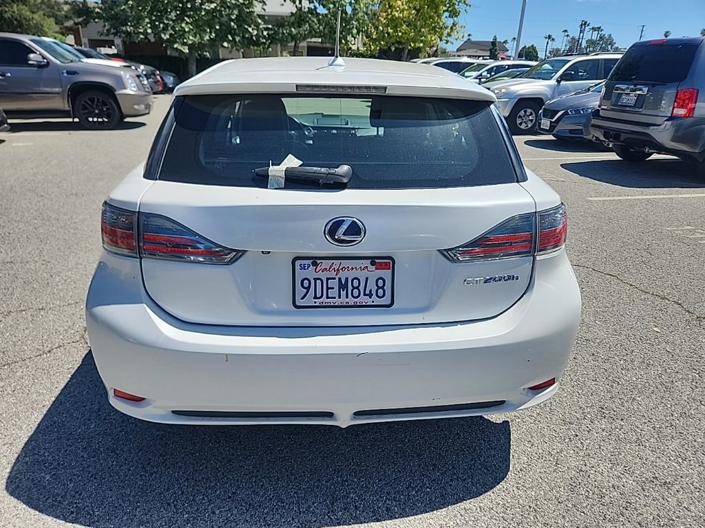 Used 2011 Lexus CT 200h Premium w/ Premium Audio Pkg image 4