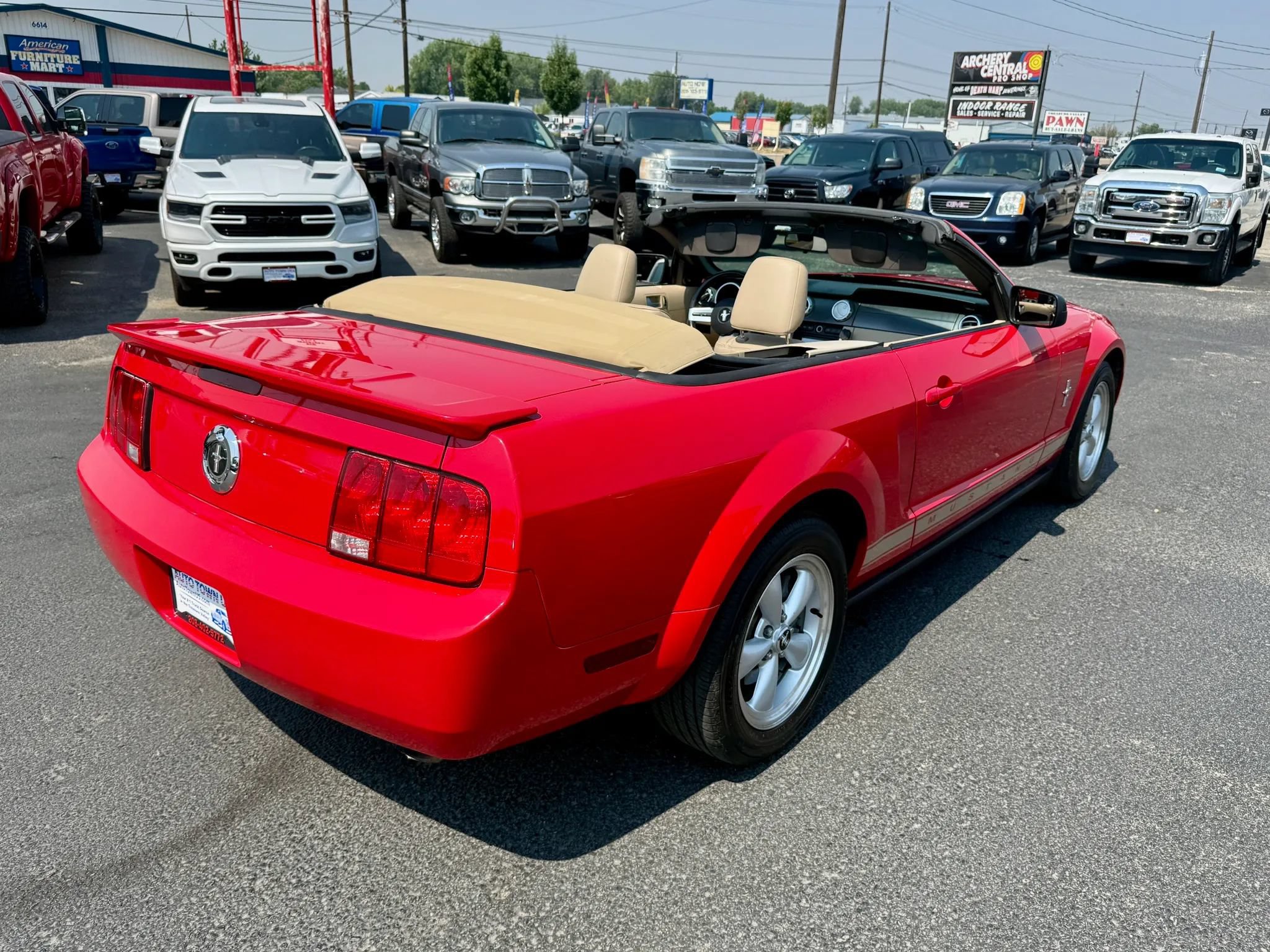 Used 2008 Ford Mustang Convertible RWD image 13