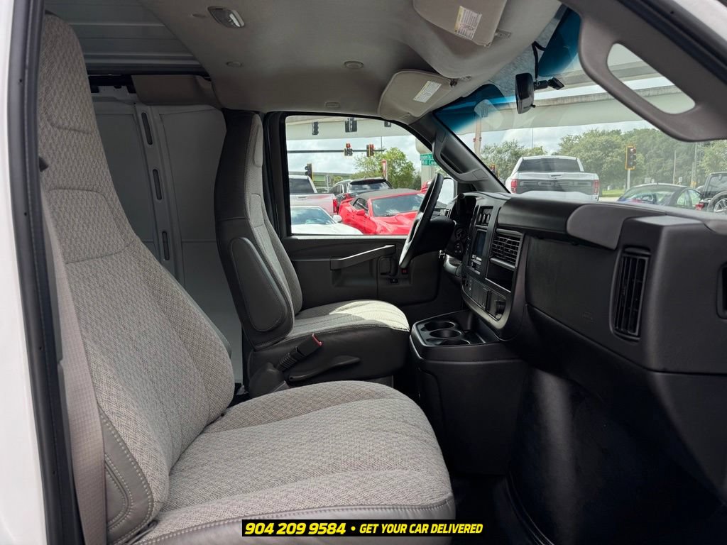 Used 2026 Chevrolet Express 2500 w/ Driver Convenience Package RWD image 33