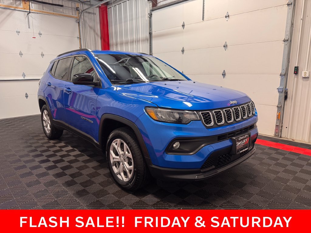 Used 2024 Jeep Compass Latitude AWD/4WD image 5