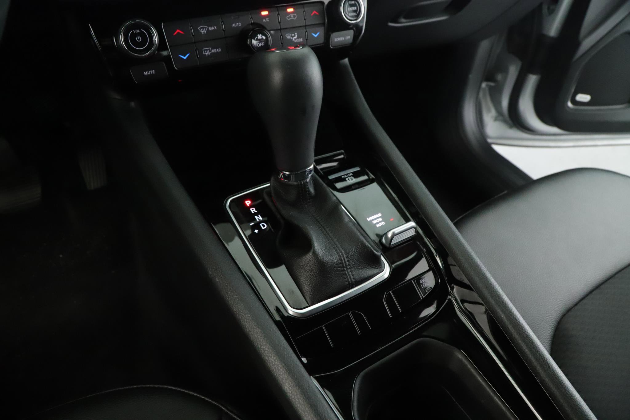 Used 2024 Jeep Compass Latitude w/ Sun and Sound Group image 17