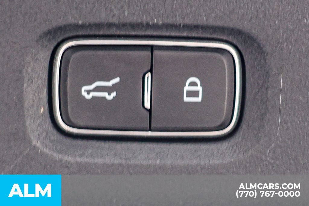 Used 2025 Ford Expedition Platinum AWD/4WD image 26