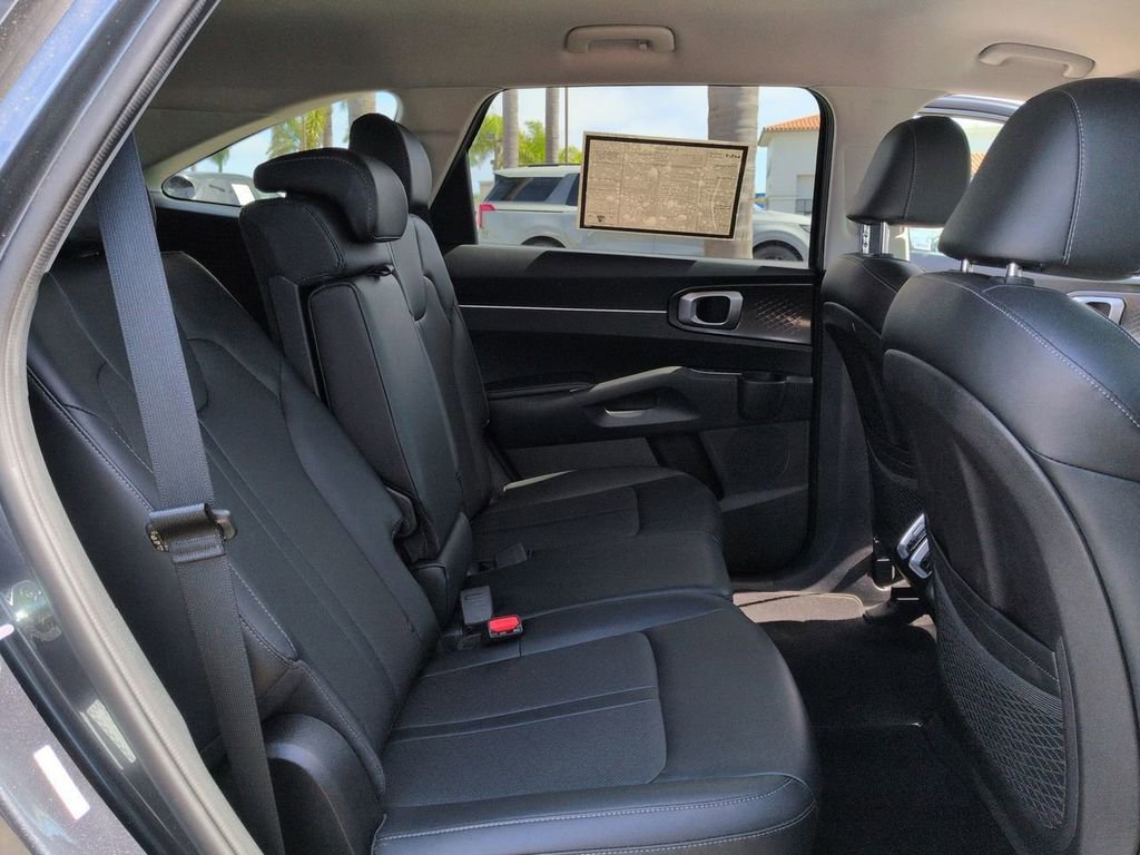 Certified 2021 Kia Sorento S FWD image 28