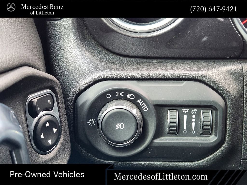 Used 2022 Jeep Wrangler Unlimited Rubicon AWD/4WD image 24
