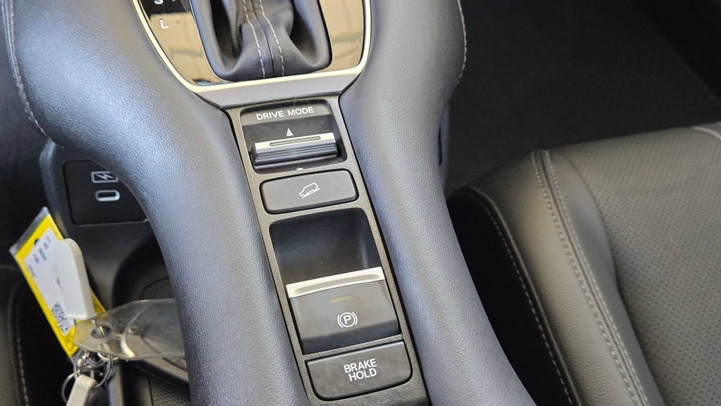 Used 2024 Honda HR-V EX-L image 25