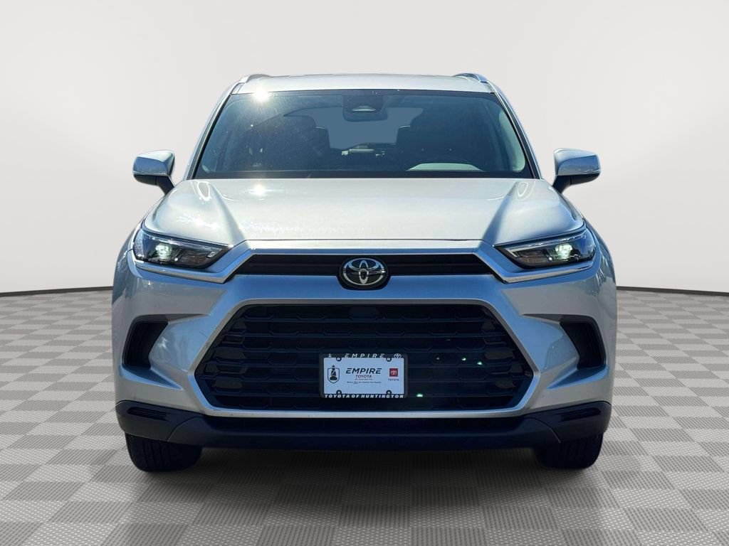 Used 2025 Toyota Grand Highlander AWD image 2
