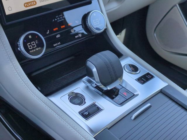 Used 2026 Jaguar F-PACE R-Dynamic S AWD/4WD image 9