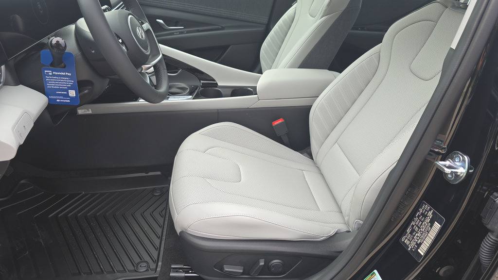 New 2026 Hyundai Elantra Limited FWD image 14
