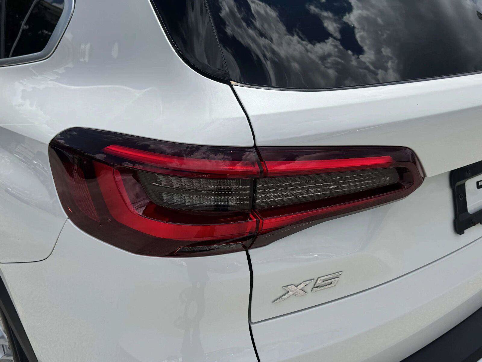 Used 2022 BMW X5 xDrive40i w/ Premium Package AWD/4WD image 15