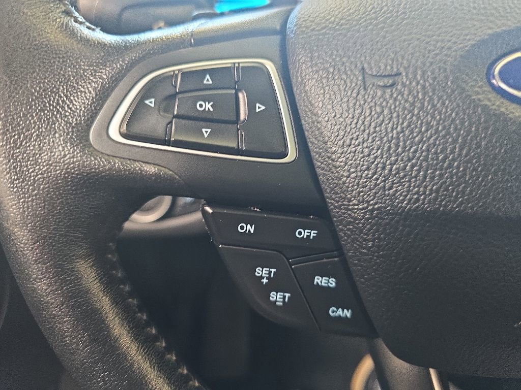 Used 2017 Ford Escape SE w/ Equipment Group 201A AWD/4WD image 18
